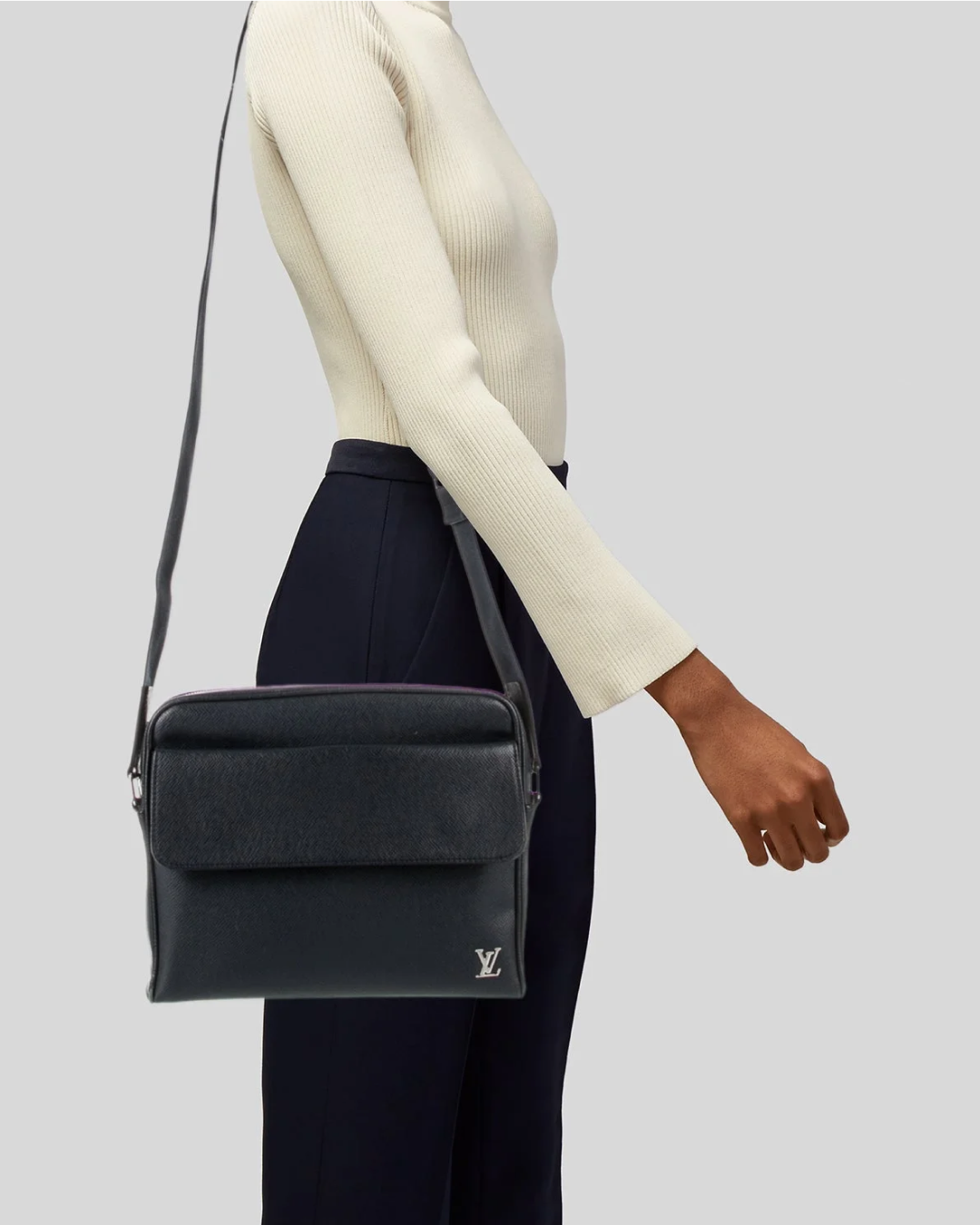 Louis Vuitton Taiga Alex Messenger