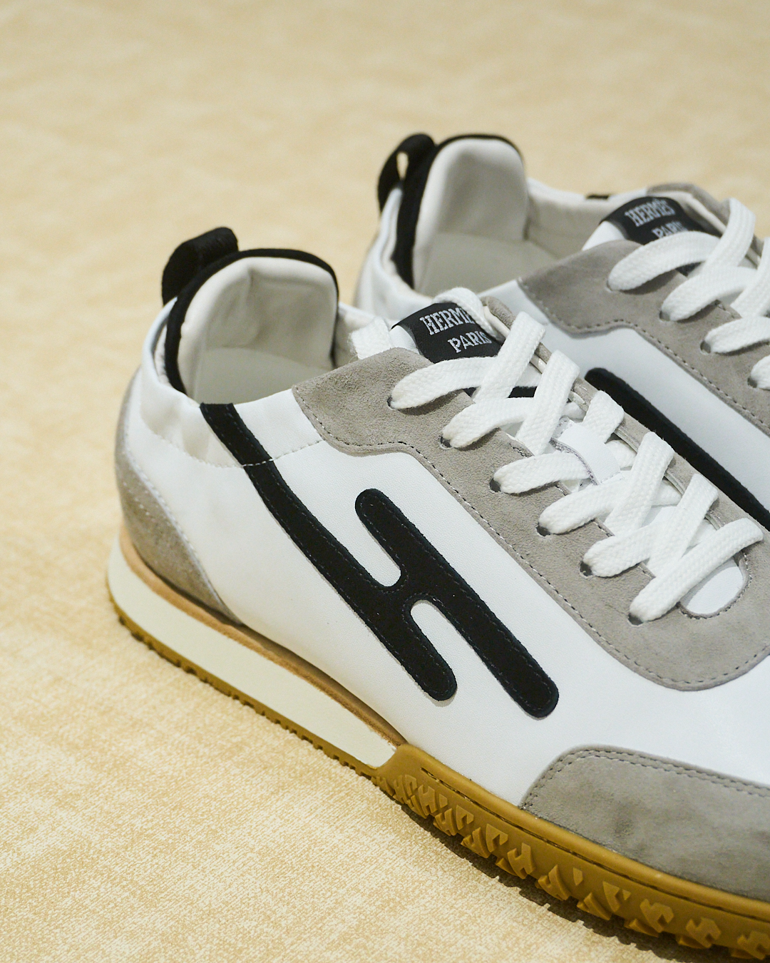 Hermes Jet White