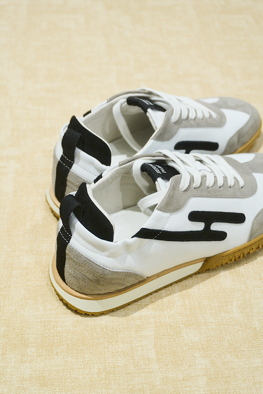 Hermes Jet White