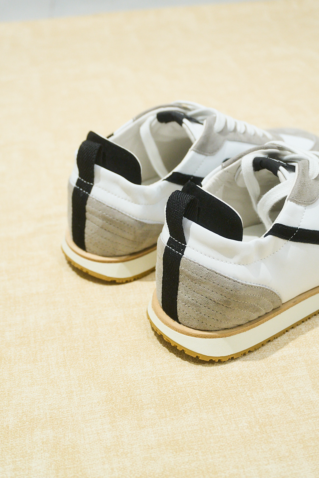 Hermes Jet White